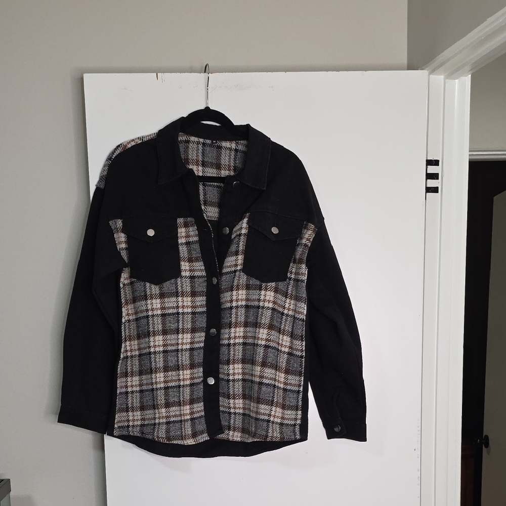 Source Unknown Black & Brown Plaid Women’s Shacket